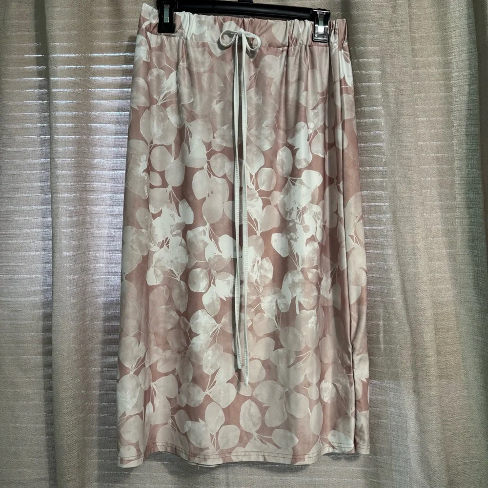 Rose Gold Floral Modest Athletic Swim Skirt - Picture 2 of 6